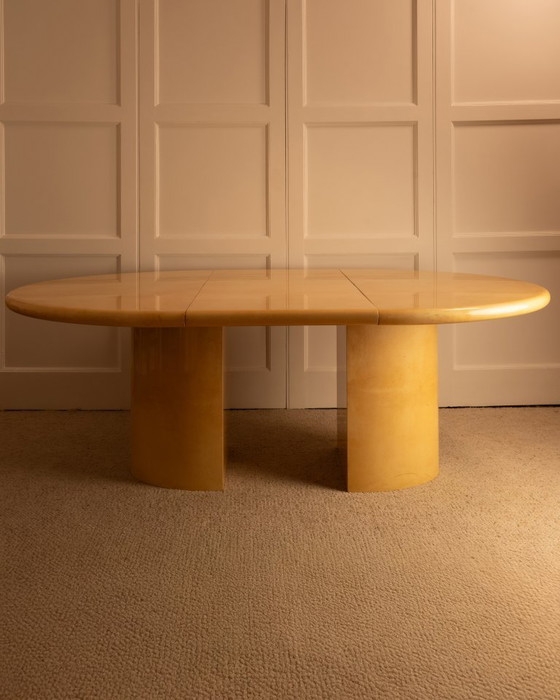 Image 1 of Table ovale en peau vernie - Italie 1960s