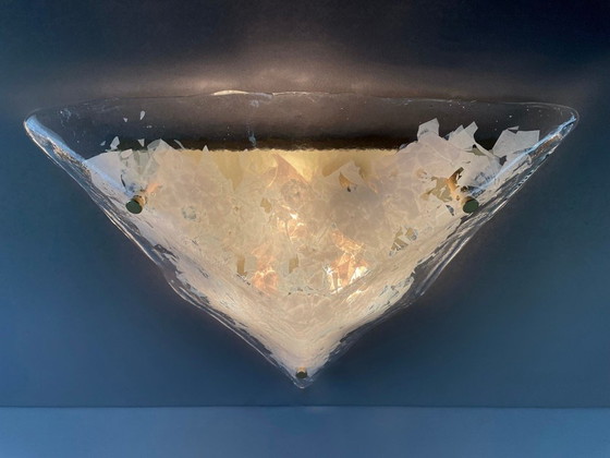 Image 1 of Decken-/Wandleuchte aus Muranoglas mit weißen Glasfolien aus den 1980er Jahren. Eine von drei verfügbaren.