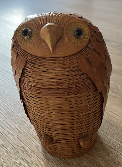 Owl box made of rattan and wood