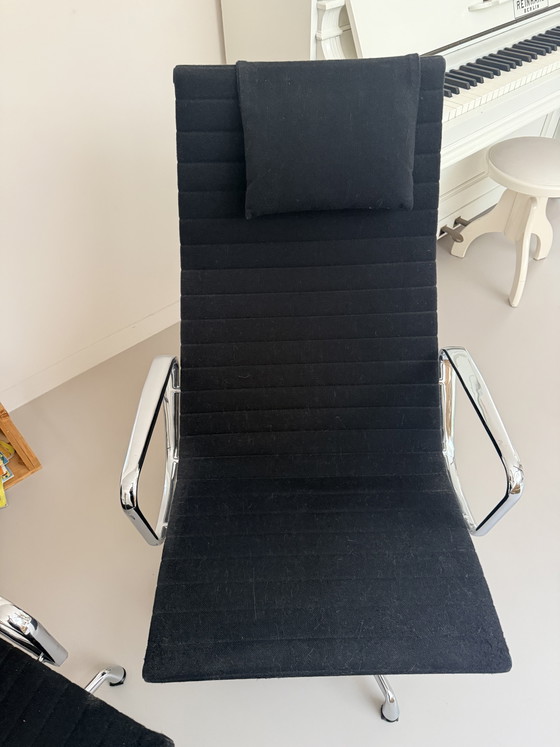 Vitra Eames Lounge Sessel 2x – Textile, Aluminium (photo 2 of 6)