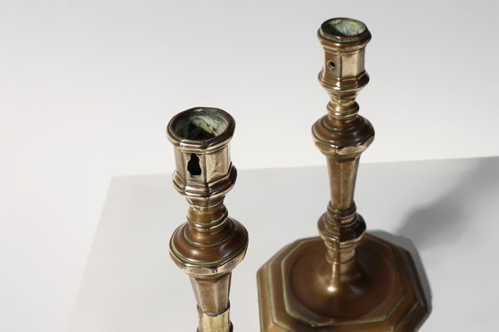 Image 1 of Coppia di antichi candelieri francesi in rame, ca. 1800