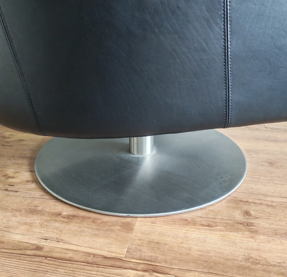 Image 1 of 2 sillones giratorios de piel Natuzzi