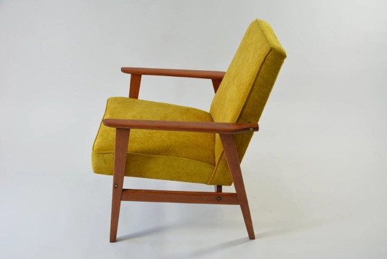 Image 1 of Gele FOX fauteuil met vierkante poten
