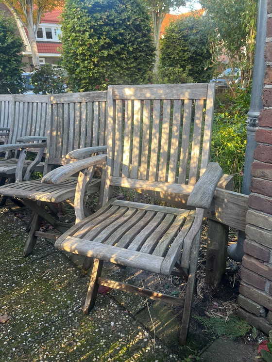 Set van 4 Hattersley houten tuinstoelen (photo 2 of 7)