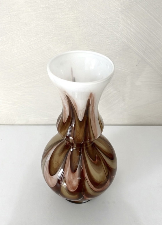 Image 1 of Vaso vintage in opalino di Murano marrone e bianco degli anni '70