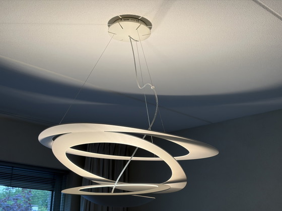 Artemisia Pirce 69 cm – Artemide, Pendant lamps, Aluminium (photo 3 of 5)
