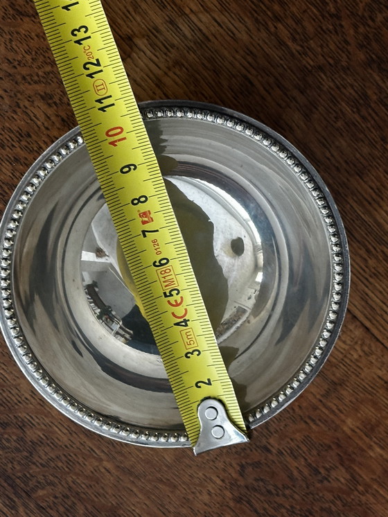 Image 1 of Dreibeinbecher aus silbernem Metall mit Perlenumrandung im Jean-Desprez-Stil