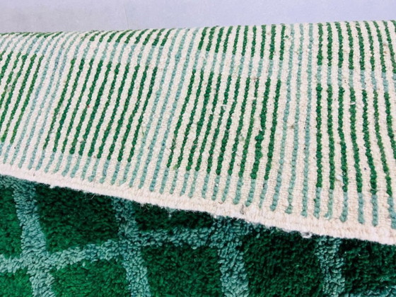 Image 1 of Tapis vert marocain en laine naturelle 250cmx200cm