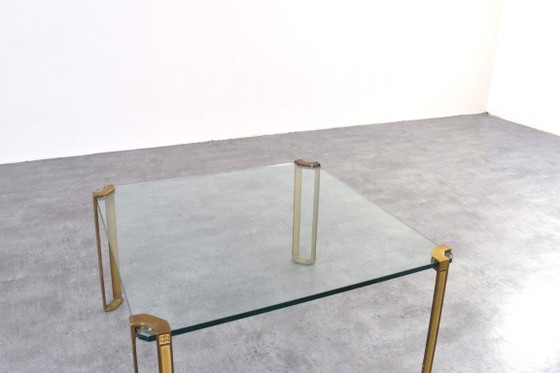 Image 1 of Couchtisch aus Messing und Glas im Hollywood-Regency-Stil von Peter Ghyczy, 1970er Jahre
