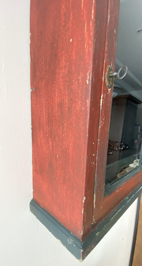 Image 1 of Wandschrank mit Glasfront im Stil eines Kuriositätenkabinetts