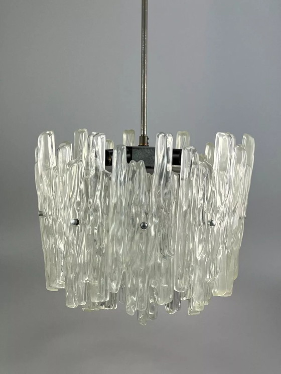 Image 1 of Lampadario anni '60 e '70, lampada da soffitto, lampadario in plastica, era spaziale