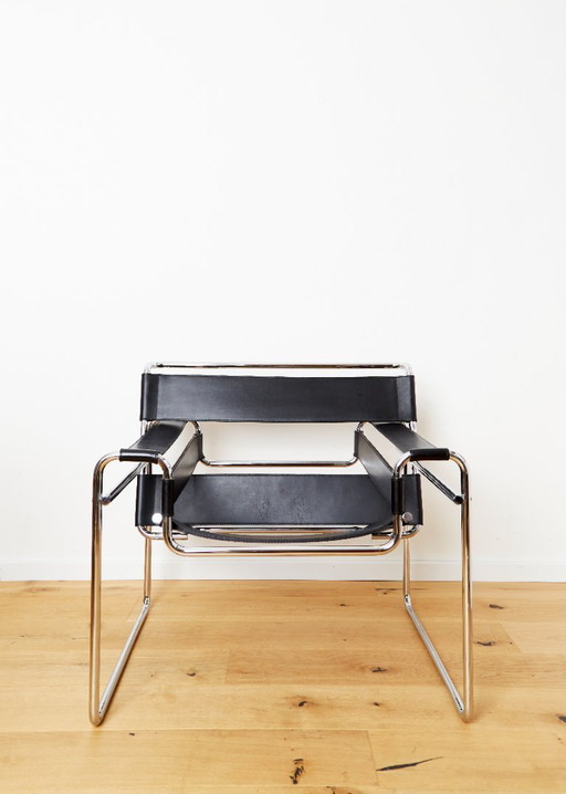 Sedia Wassily di Marcel Breuer per Knoll International