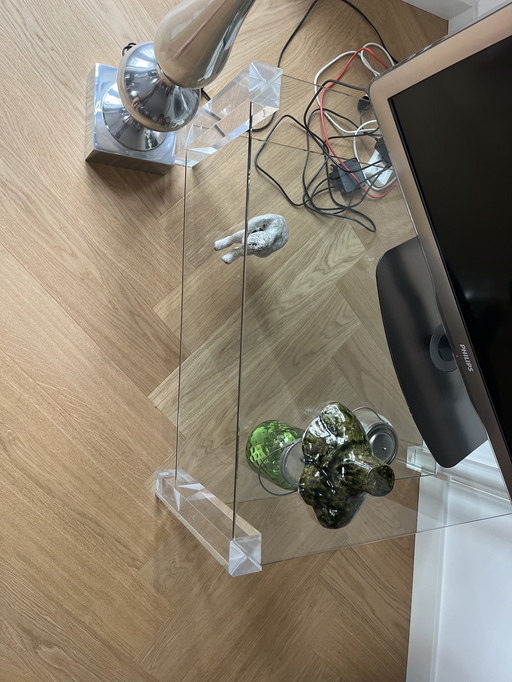 Bor design glass table
