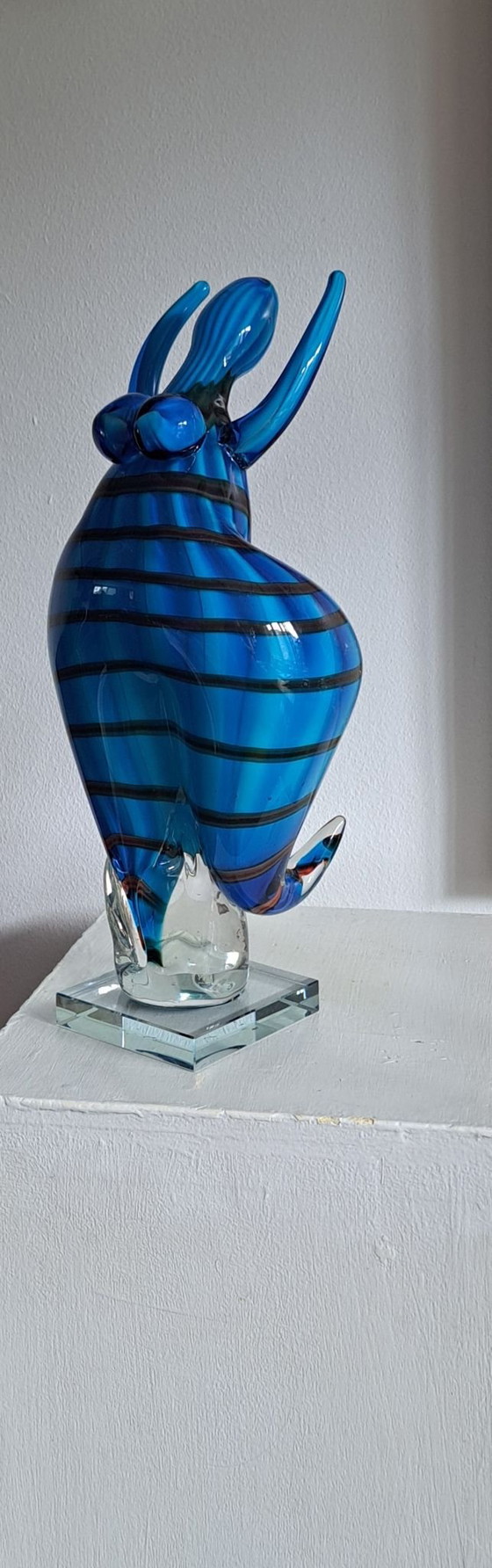 Moderne blauwe dansende vrouw , glasobject – Glaskunst (photo 8 of 10)