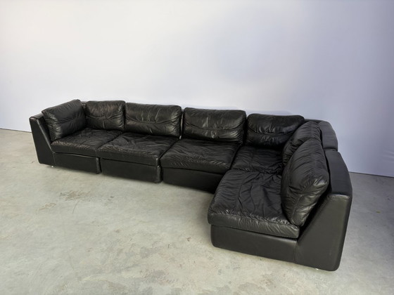 Divano modulare vintage in pelle nera, anni '70 – Divani modulari (photo 6 of 12)