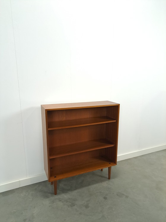 Image 1 of Bibliothèque en placage de noyer Armoire LP avec étagères No. 1