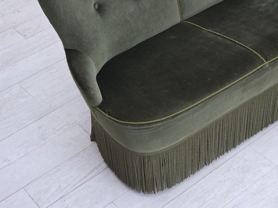 Image 1 of Anni '70, divano danese a 3 posti, velluto per mobili, gambe in legno di faggio, condizioni originali.