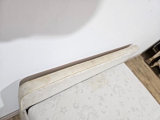 Vintage gestoffeerd eenpersoonsbed met matras en frame, jaren 60 – Eenpersoonsbedden, Wood, Chrome (photo 6 of 12)