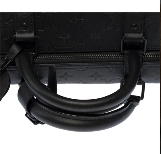 Image 1 of Zak LOUIS VUITTON Keepall en Cuir Noir - 103482