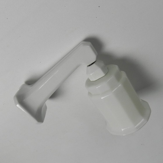 Image 1 of Porseleinen Art Deco wandlamp met opaline kap, jaren 30