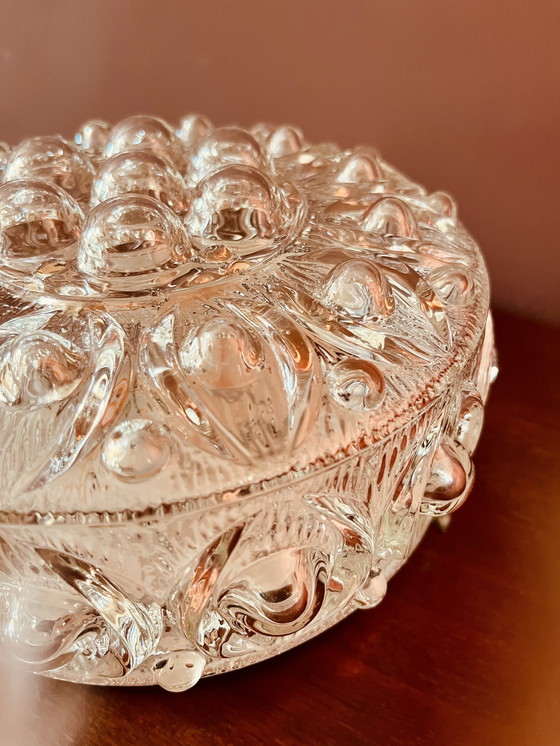 Image 1 of plafond de bulle des années soixante-dix