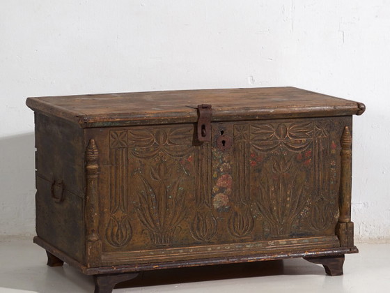 Antieke floraal gesneden kist (ca. 1820) #9 – Ladekasten (photo 2 of 40)