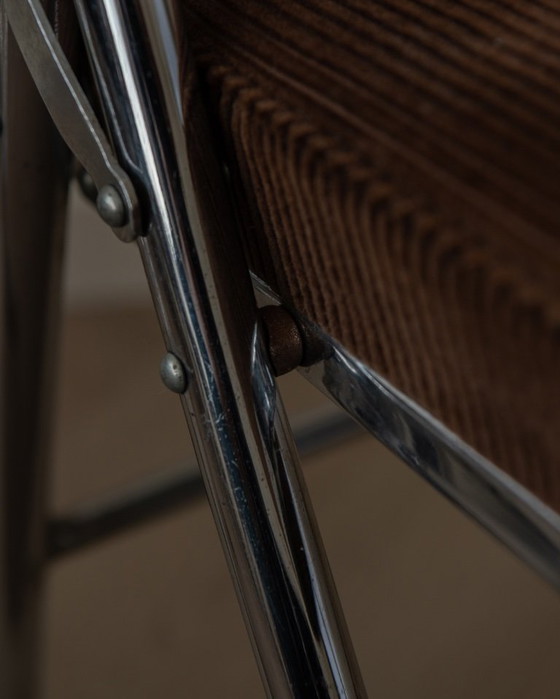 Image 1 of Vintage chromen klapstoelen (paar) | Bruine corduroy bekleding | Stijl uit het midden van de 20e eeuw / jaren 70