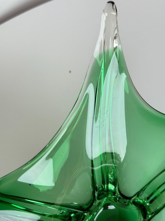 Image 1 of Cuenco escultural de cristal verde estilo Murano