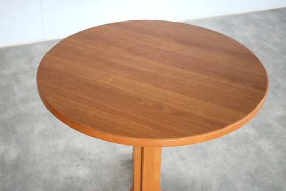 Image 1 of Vintage round dining table
