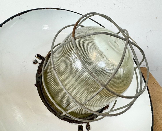 Image 1 of Industrielle graue Emaille-Hängeleuchte im Fabrikkäfig-Design aus Gusseisen von Zaos, 1960er Jahre
