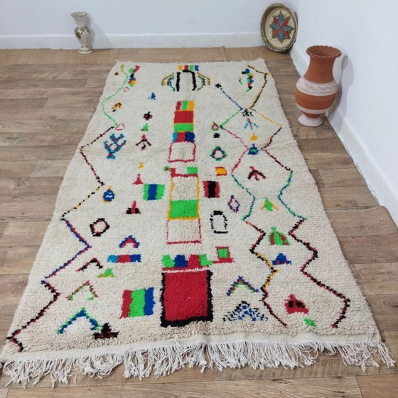 Image 1 of Azilal Berber-kleed, uniek exemplaar – handgeweven van natuurlijke wol (250 × 135 cm)