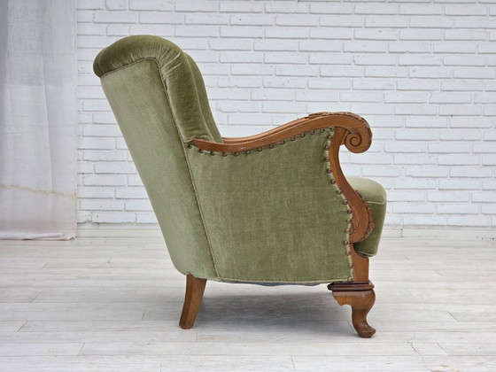 Image 1 of Fauteuil danois des années 1960, velours vert, bois de chêne sculpté.