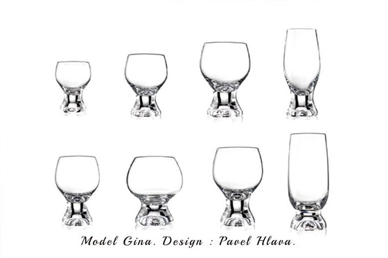 Image 1 of Pavel Hlava für Bohemia Crystalalex - Modell Gina- kleine Weingläser im 6er-Set mit schwerem Glasausgießer