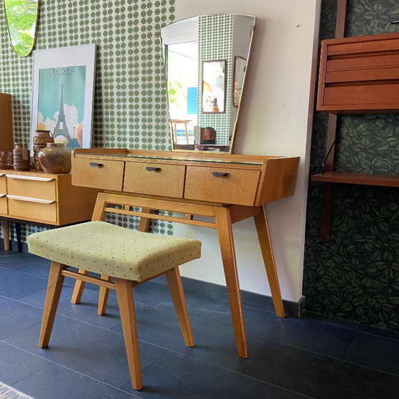 Image 1 of Vintage oak dressing table with mirror and matching stool