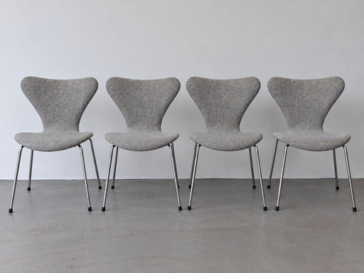 4x Fritz Hansen Butterfly Stuhl