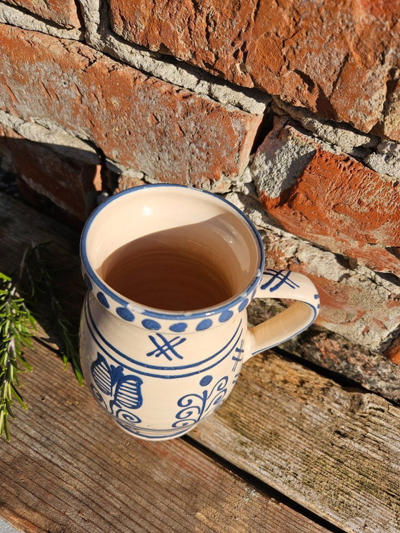 Image 1 of Traditioneel blauw-wit handbeschilderd aardewerk | Hongaarse volkskunst keramische kan | Korond Corund Transsylvanië