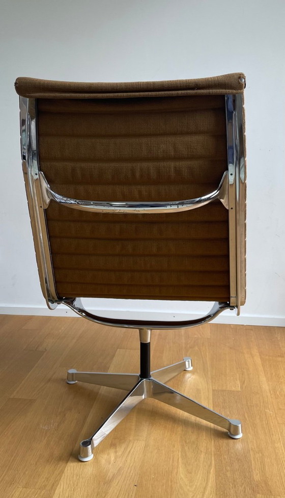 Image 1 of Hermann Miller | Original Eames Aluminium Chair EA118