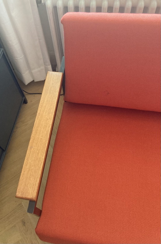 Design 3-Sitzer Sofa - Oranger Bezug - Schwarzes Metallgestell - Holzarmlehnen – 3-5 Sitzer Sofas, Textile (photo 5 of 10)