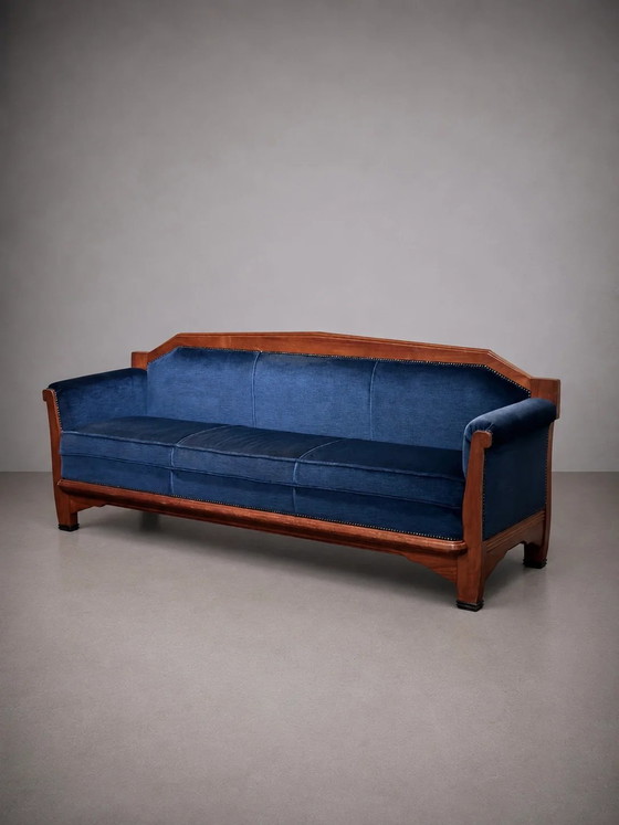 Sofá escolar Art Déco de Ámsterdam, década de 1930. – Sofás (Couches), Velvet, Brass, Art Deco (photo 3 of 11)