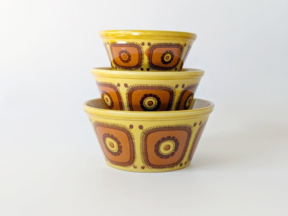 Image 1 of Set van 3 vintage Schramberg Nestschalen | Bloemen Decor | 1970 West Duits Aardewerk