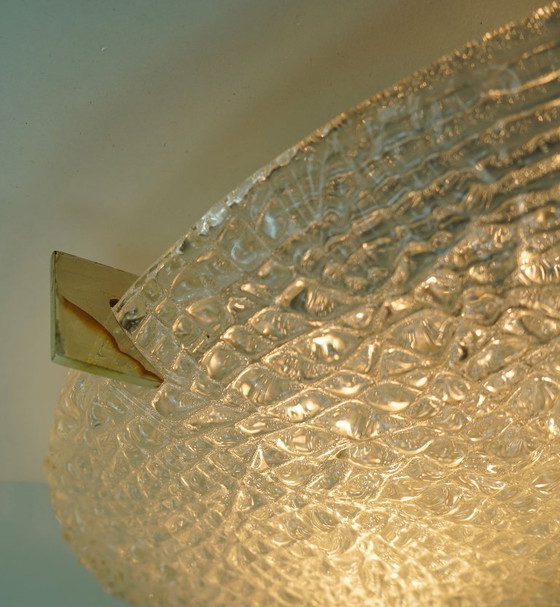 Lampada da soffitto vintage Kaiser Ice Glass, a incasso, anni '60/'70, con superficie in rilievo. (photo 14 of 19)