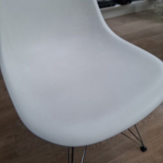 Image 1 of Sedia Vitra Eames bianca DSR cromata