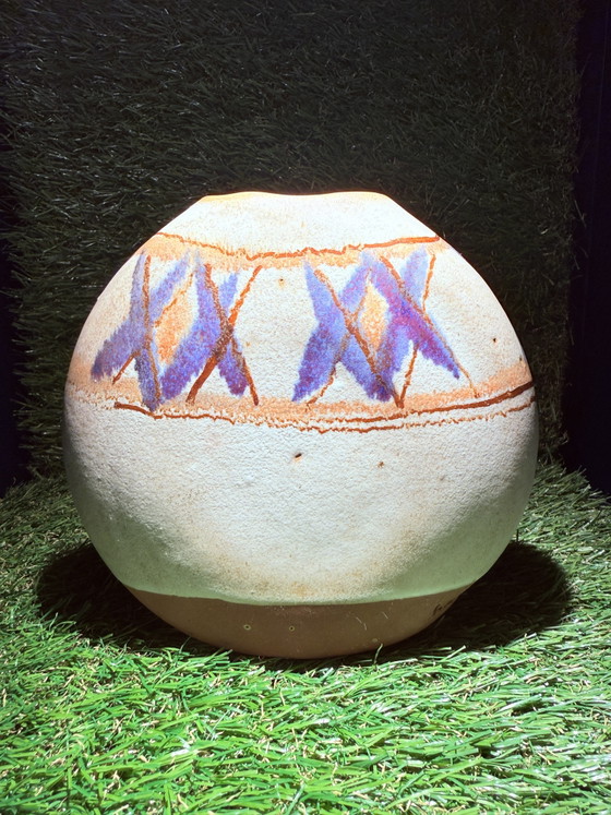 Kamini Vase – Stone (photo 5 of 8)