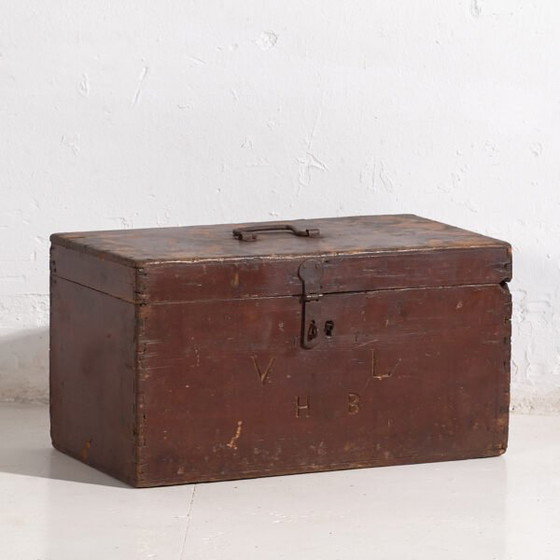 Malle ancienne grenat (c.1900) #9 – Commodes, Rustic (photo 5 of 40)