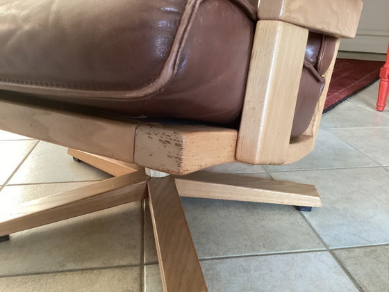 Image 1 of Fauteuil pivotant en cuir vintage