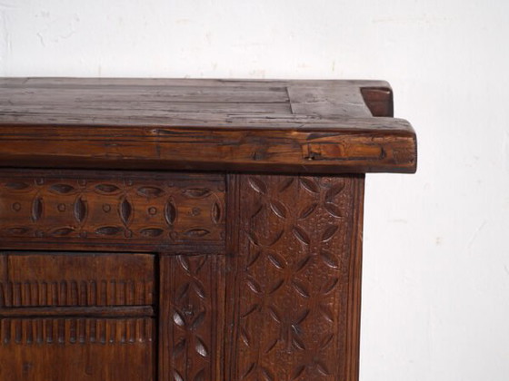Credenza antica intagliata in legno di pino – Xinjiang, circa 1900 – Credenze con vetrina (photo 36 of 40)