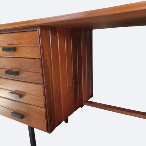 Vintage Desk – Wood (photo 4 of 12)