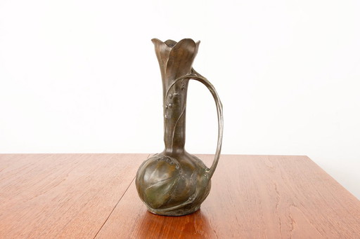 Art Nouveau vase in solid pewter with bronze patina by Louis Chalon 1910.