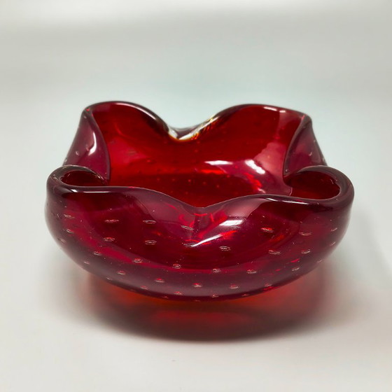 Image 1 of Rode asbak of opvangbak uit de jaren 60, gemaakt van Bullicante Murano-glas door Flavio Poli.