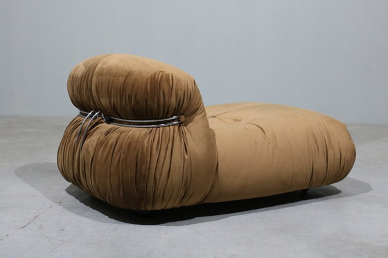 Image 1 of Loungefauteuil en voetenbank van Afra & Tobia Scarpa voor Cassina, jaren 70.